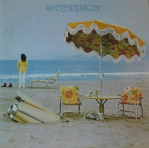 NEIL YOUNG - ON THE BEACH ( Canadian-American singer-songwriter/ * JAPAN 1st press  P-8421R) NM   *SPECIAL PRICE*