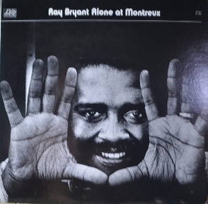 RAY BRYANT - ALONE AT MONTREUX ( jazz pianist / 해설지/P-8309A - * JAPAN) LIKE NEW