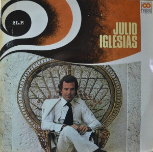 JULIO IGLESIAS - Julio Iglesias (2LP/Spanish singer, songwriter /  초기때 부른 곡 AND I LOVE SO를 서반아 버젼으로 부른 TE QUIERO ASI 수록/ 매우 아름다운 EN UNA CIUDAD CUALQUIERA 수록/* SPIAN ORIGINAL DA 163/164) NM/NM
