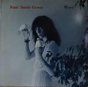 PATTI SMITH GROUP - WAVE ( American punk band/ 4 PAGE 해설지/* USA ORIGINAL 1st press AB 4221) MINT